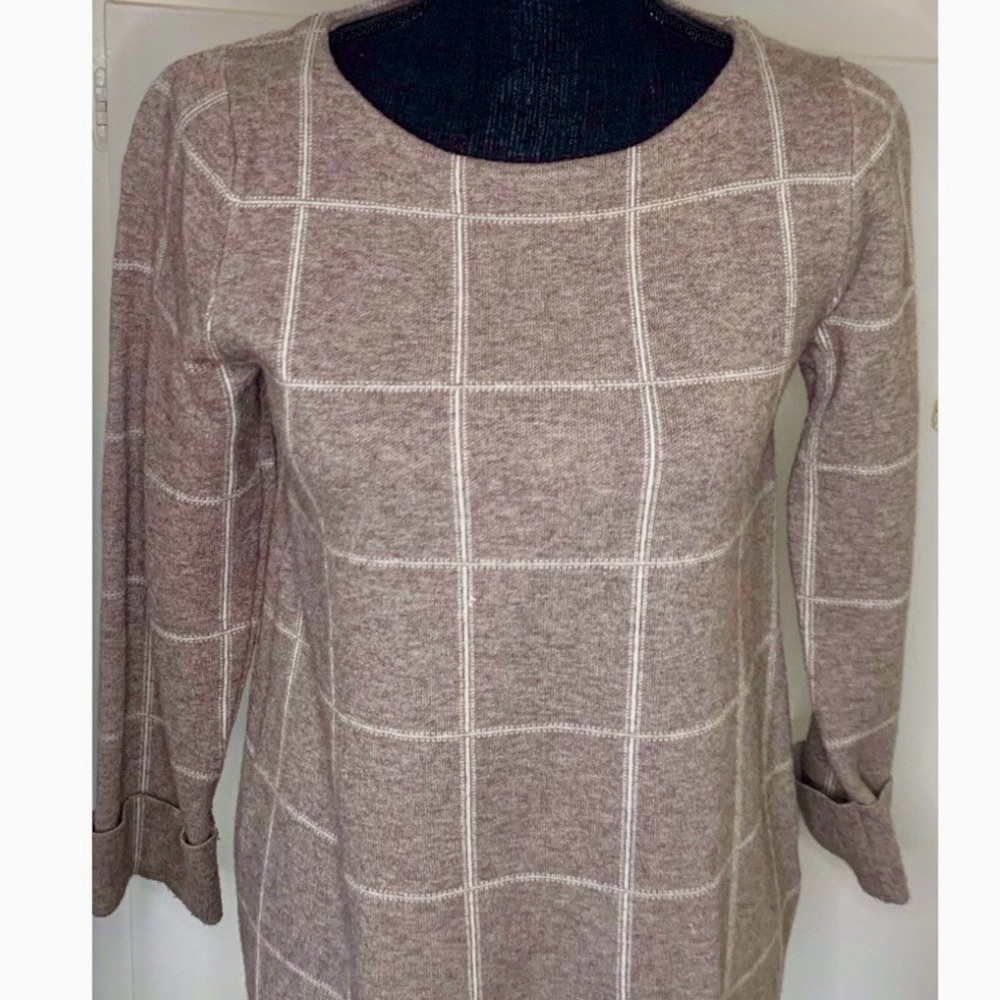 Tahari Taupe Windowpane Plaid Crew Neck Sweater 3/4 Length Cuffed Sleeves Size S